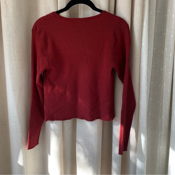 ZARA BURGUNDY CARDIGAN WITH GOLD CLASP - Picture 3 of 8